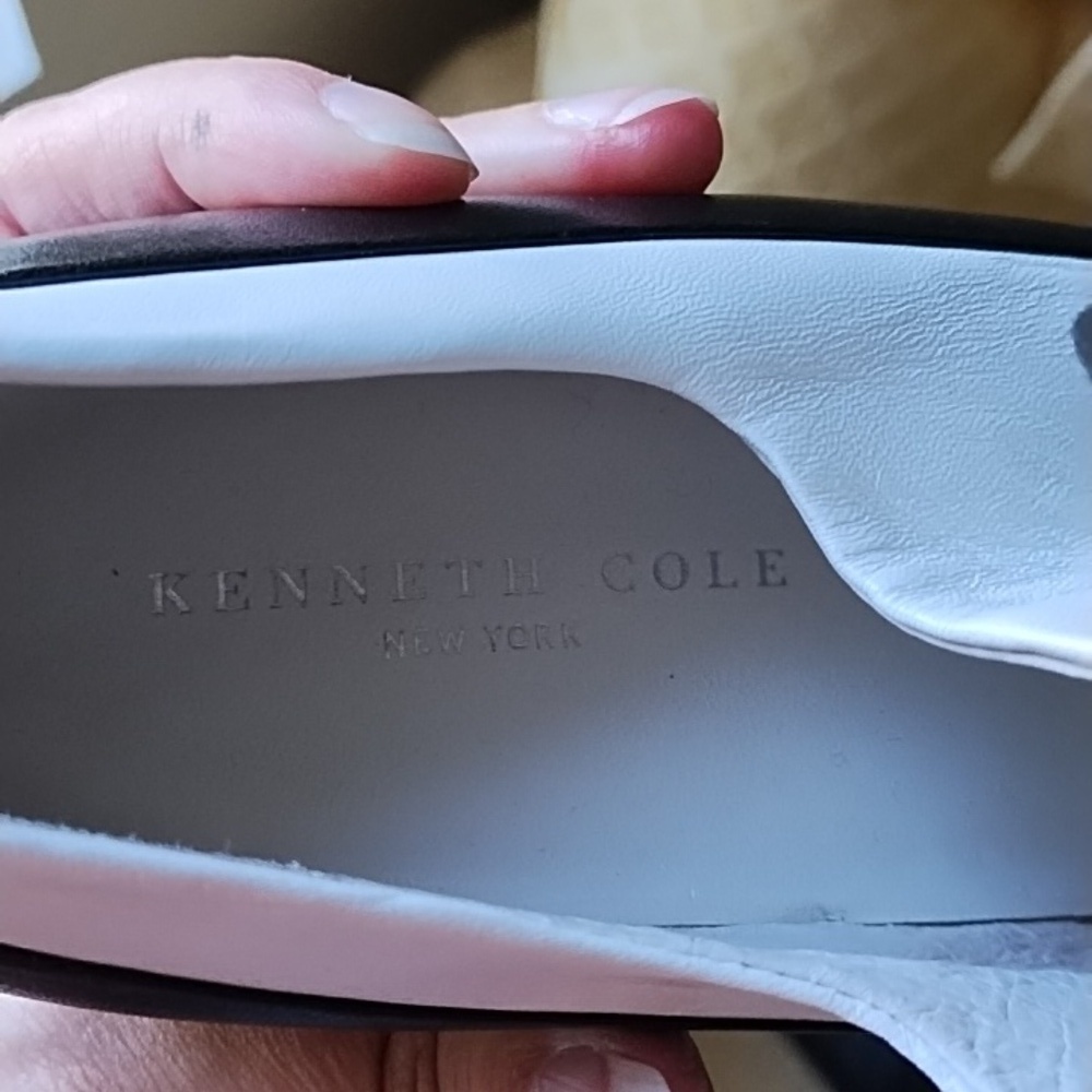 Kenneth Cole  black and white leather wedge size 8.5 - Picture 8 of 9